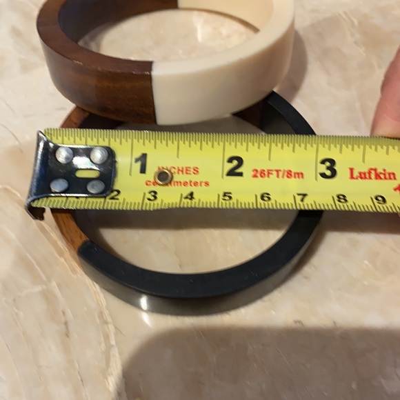 3 wood bangles with coloured half - Picture 4 of 4